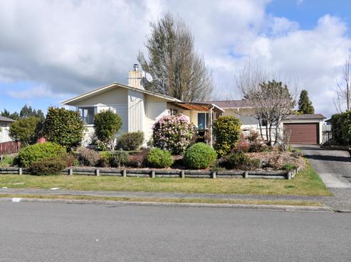 78 Alison Street, Mangakakahi