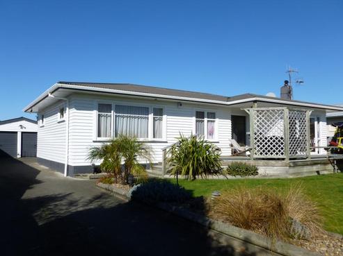 71 Clarence Cox Crescent, Pirimai
