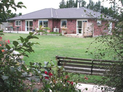 65 Leslies Road, Cust
