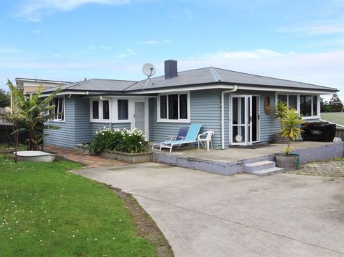 1401 Whangaparaoa Road, Army Bay