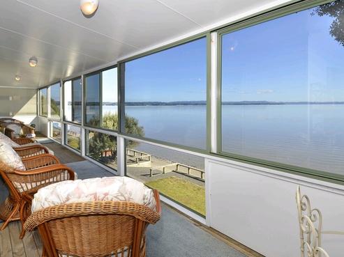 18A Crispe Road, Clarks Beach