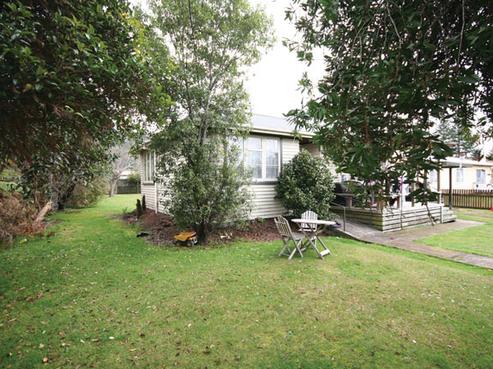 8 John Road, Fairy Springs