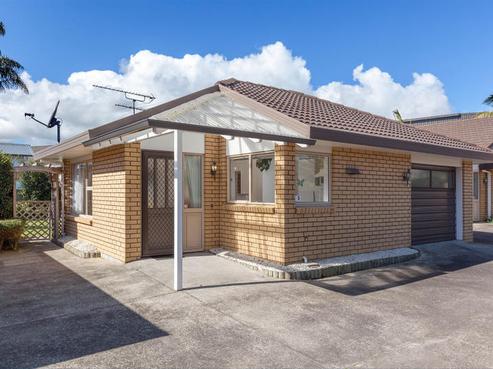 2/10 Victoria Street, Pukekohe