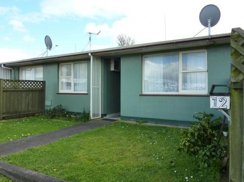 2/12 Hobson Street, Feilding
