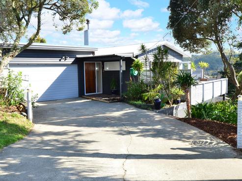 10 Ocean View Road, Hatfields Beach