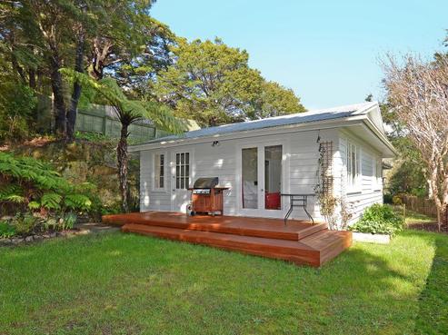 17B Blue Mountains Road, Pinehaven