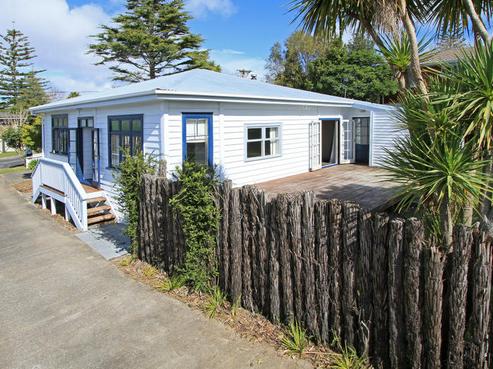 14 Divich Avenue, Te Atatu South