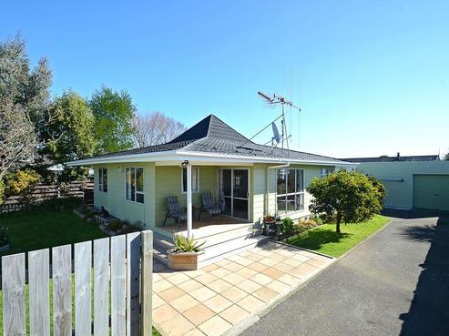 2 Meads Place, Bulls