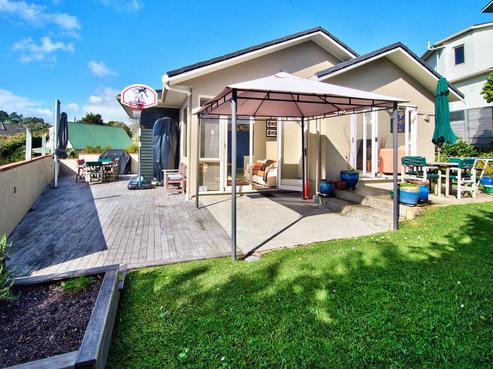 11 Frenz Drive, Titirangi