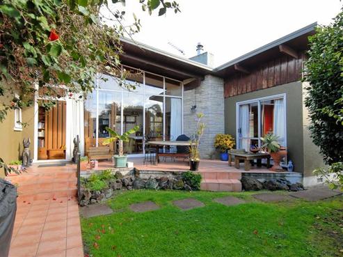 713 River Road, Chartwell