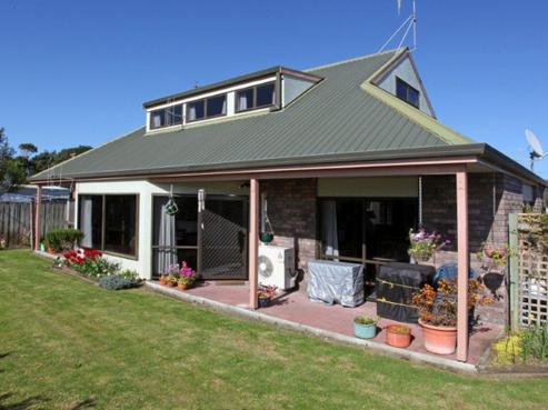 212B Sylvia Road, Whangamata