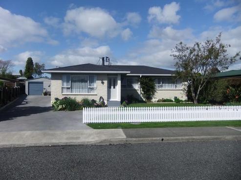 7 Valerie Street, Clive