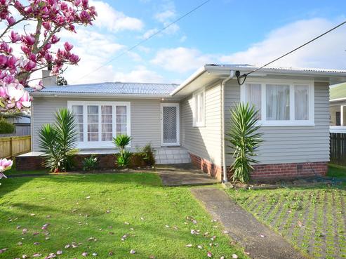 18 Enderby Drive, Te Atatu Peninsula