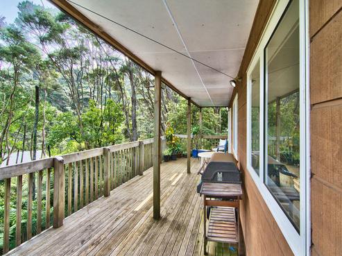 178 Laingholm Drive, Titirangi
