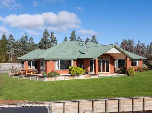 990 Waihola Highway, Waihola