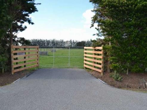 64 Easterbrook Road, Fernside