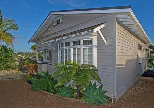 37 Ocean Road, Surfdale