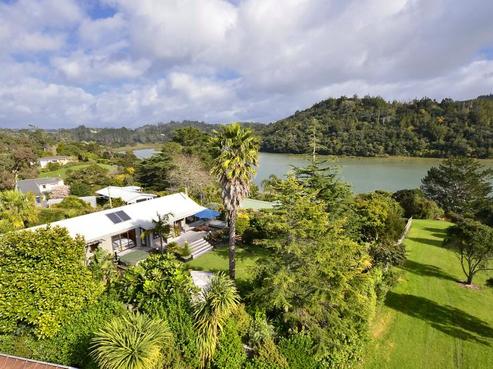9 Deborah Place, Okura