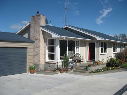 16A Avenue Road, West End