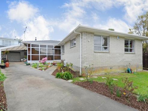 21 Haylock Grove, Totara Park
