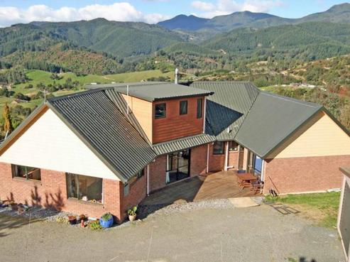 146 Lud Valley Road, Hira