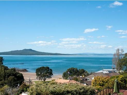 72B Beach Road, Castor Bay
