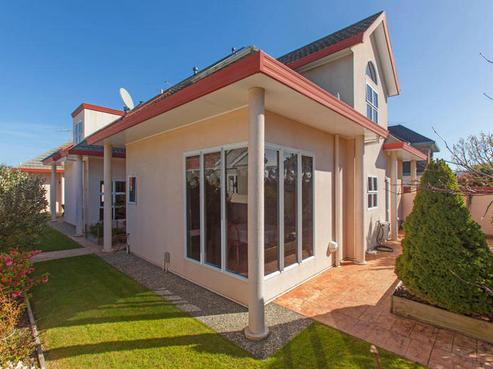 284 Waterloo Road, Waterloo