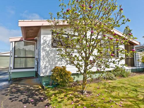 14 Avon Place, Springvale