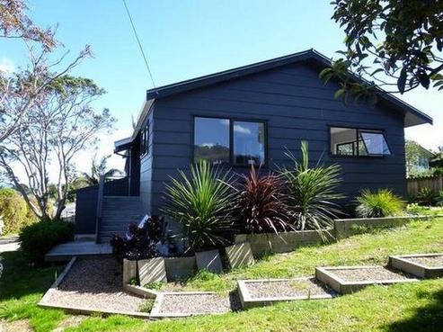 18 Alison Road, Surfdale
