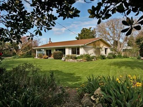 972 Riverslea Road South, Longlands