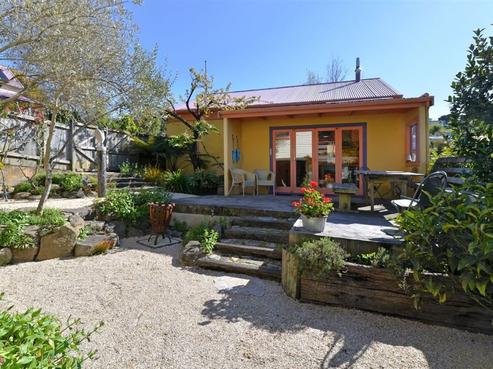 39 Russell Street, Stepneyville