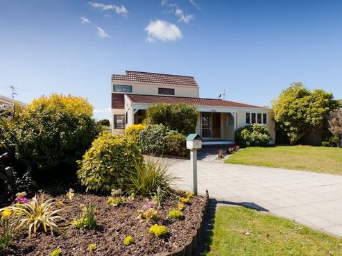 5 Chums Road, Paraparaumu Beach
