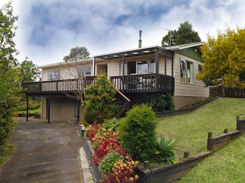 5 Onedin Place, Titirangi