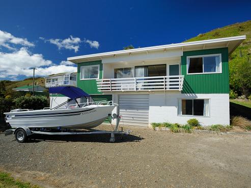 143 Fortescue Street, Mahia