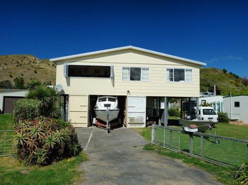 133 Fortescue Street, Mahia