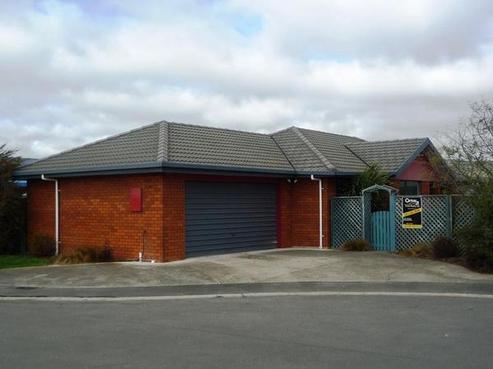 4 Bayside Lane, Bromley