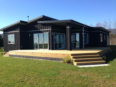 211 Utopia Road, Westport