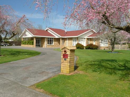 15 Cowley Drive, Leamington