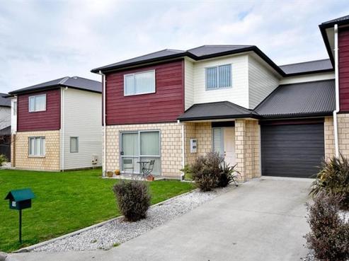 12 Rene Way, Huntington