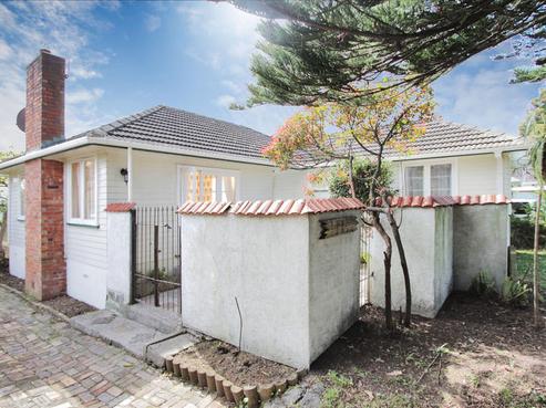 68 Cobham Crescent, Kelston
