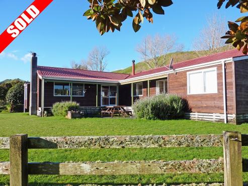 373 Te Mahoe Road, Mokau
