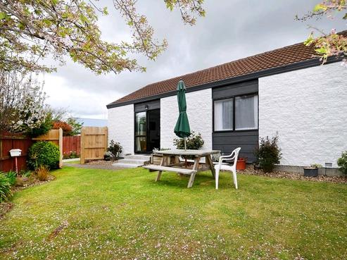 83 Maces Road, Bromley