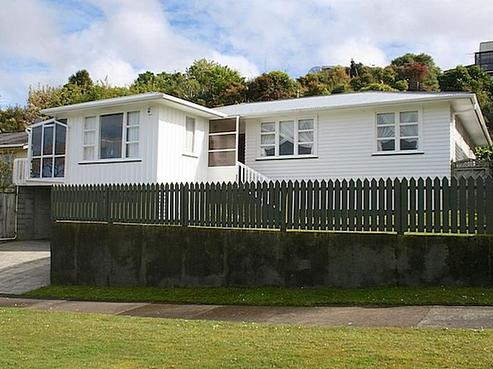 233 Dowse Drive, Maungaraki