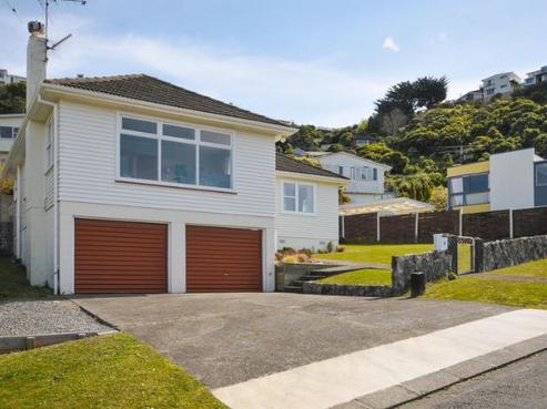 6 Breton Grove, Kingston