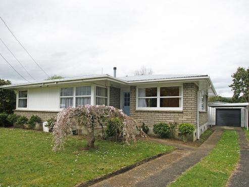 92 Lewis Street, Glenview