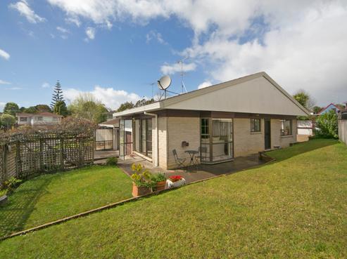 2/93 The Avenue, Lynfield