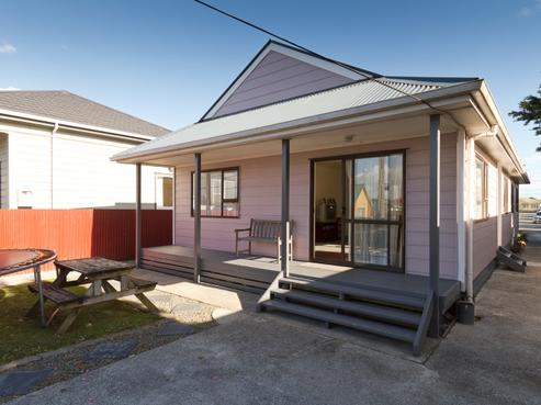 18 South Street, Petone