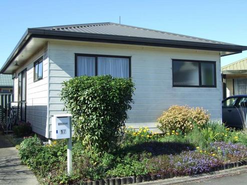 17 Birchwood Grove, Richmond