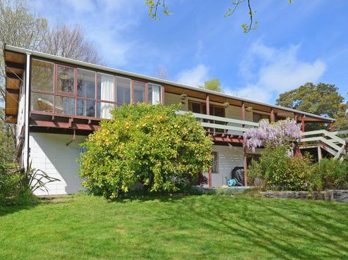 1 Chichester Drive, Pinehaven
