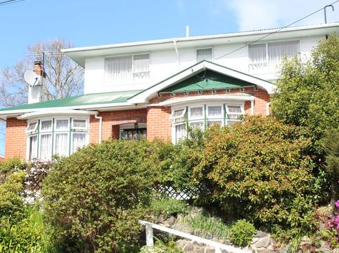 32 Glen Road, Mornington